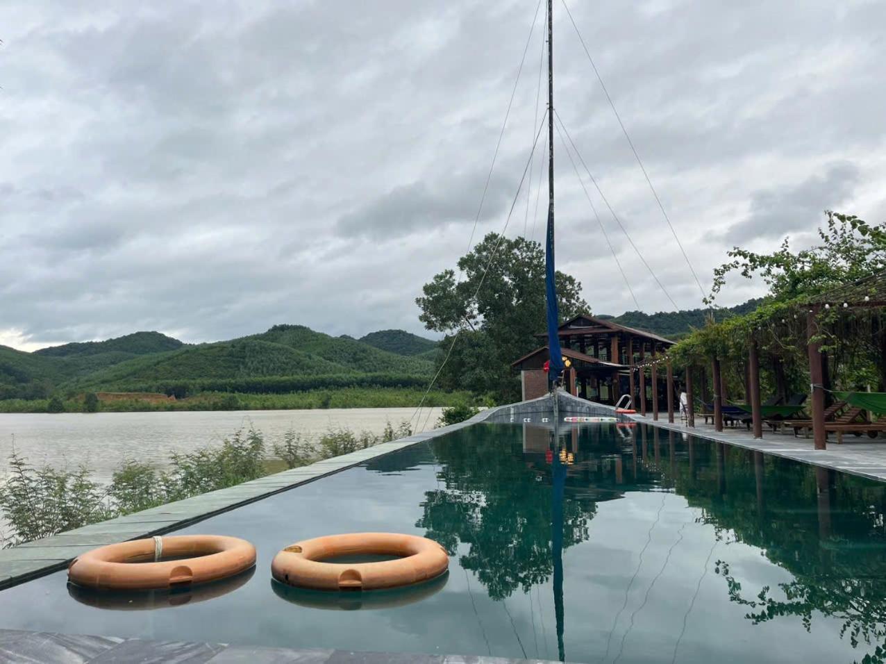 Nguyen Shack Retreat Resort Phong Nha Esterno foto